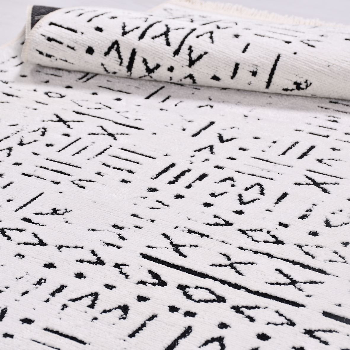 Şönil Kilim Beyaz Çivi Desenli Kaymaz Taban Vena Serisi