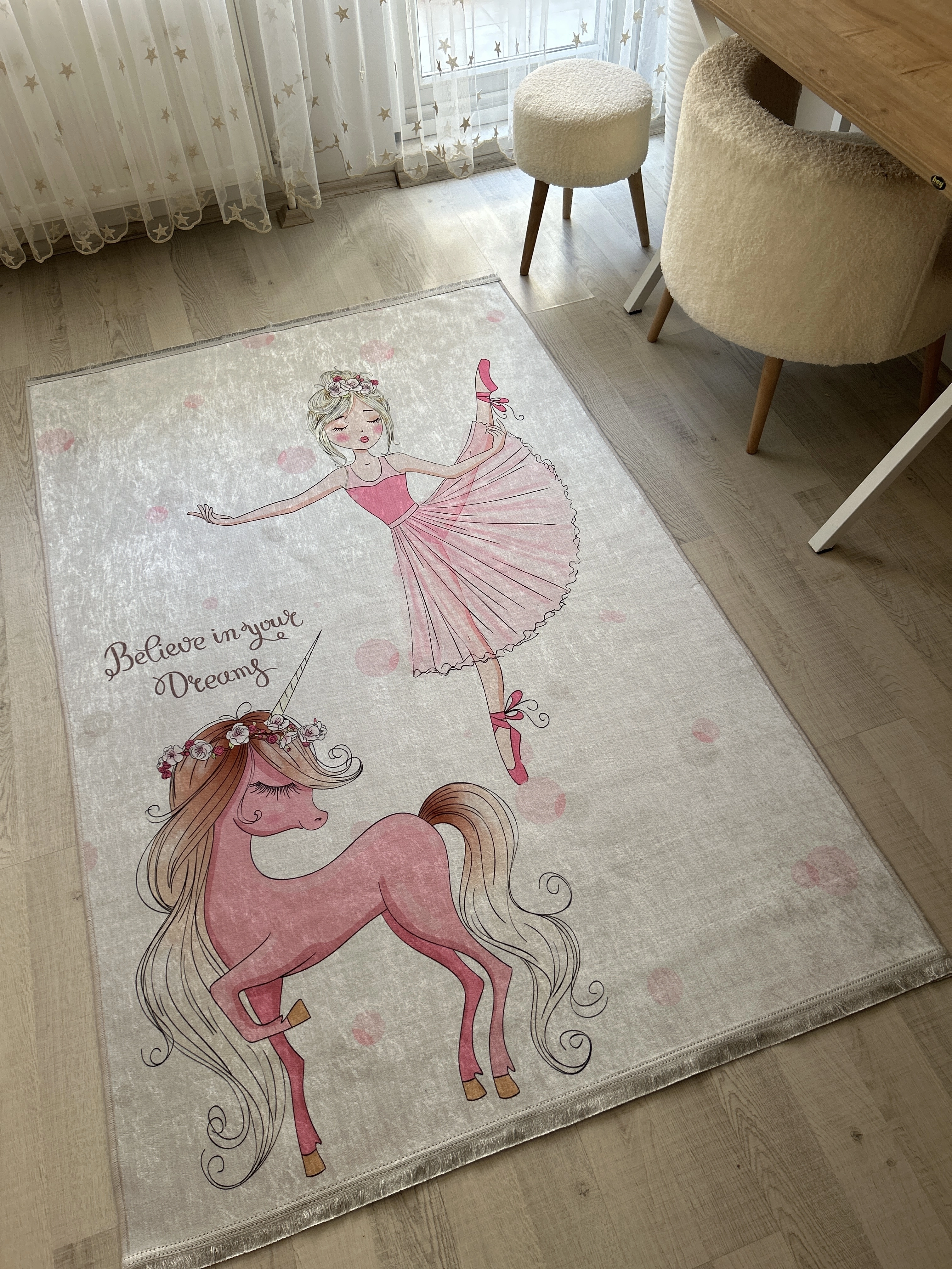Pembe Kız Çoçuk Desenli Çocuk Odası Dijital Baskı Yıkanabilir Halı