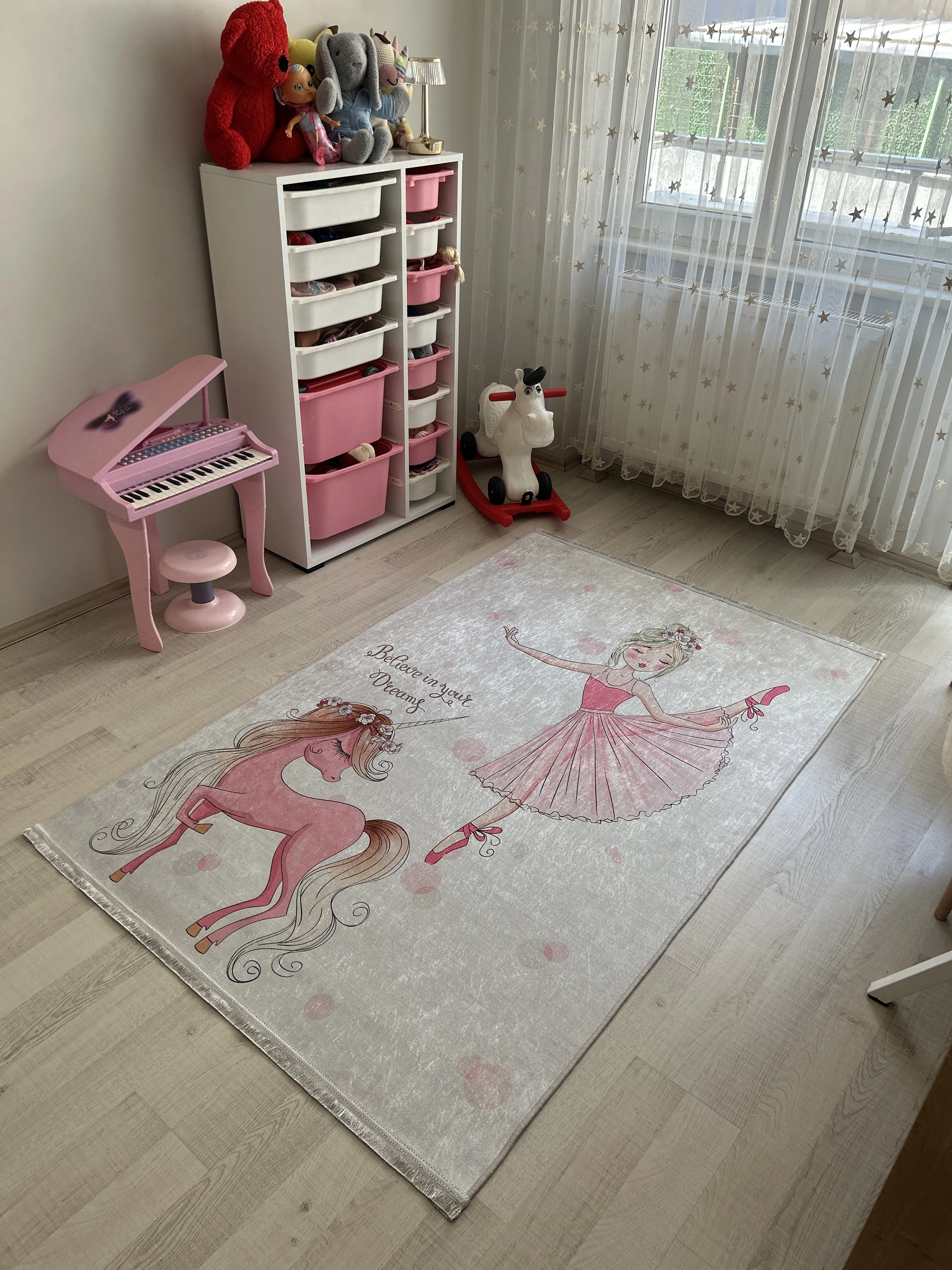 Pembe Kız Çoçuk Desenli Çocuk Odası Dijital Baskı Yıkanabilir Halı