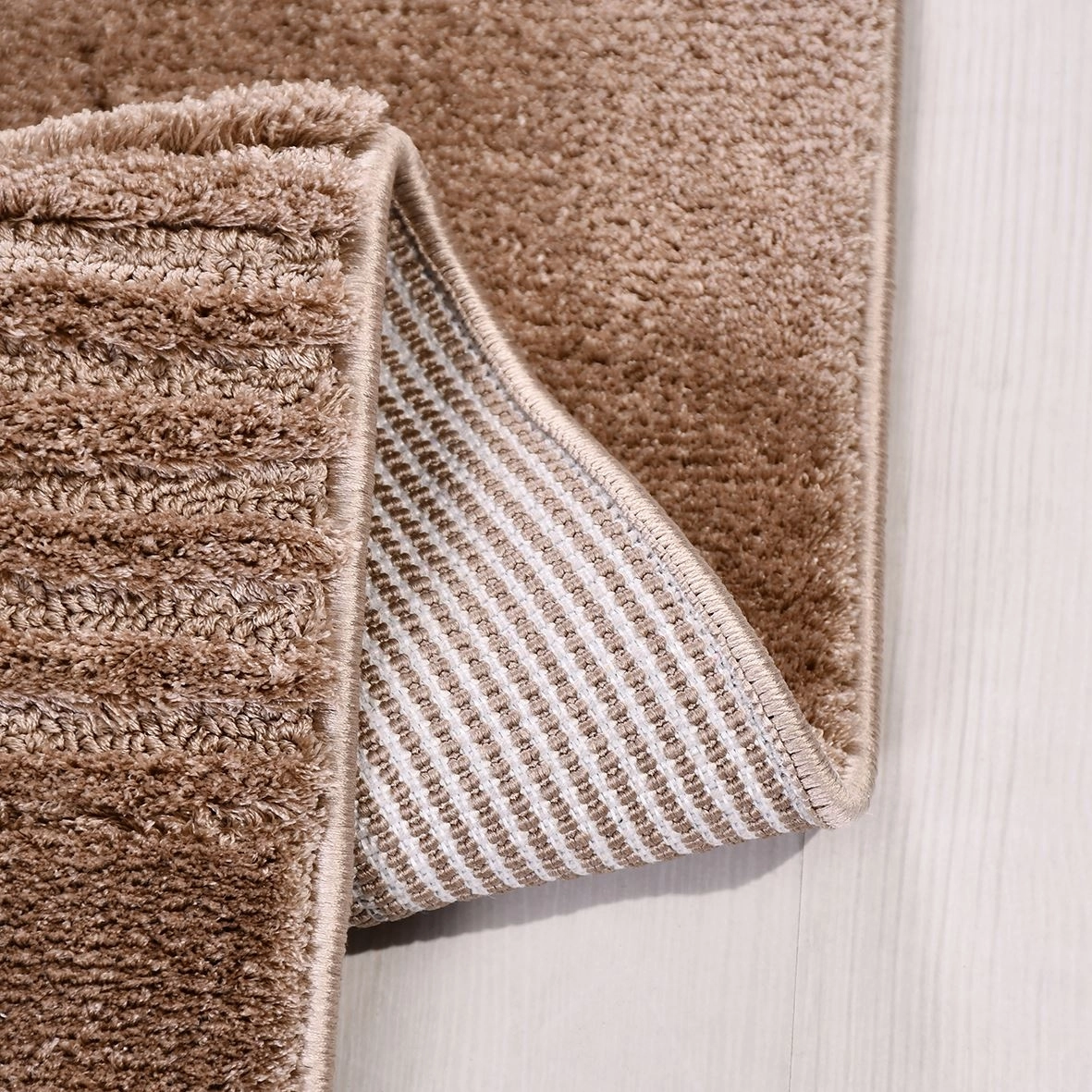  Koyu Bej 8 mm hav yüksekliğinde İnka Serisi Halı