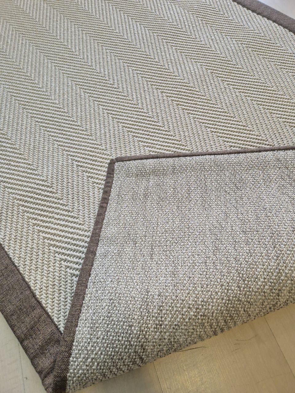  Krem Balık Sırtı Desenli Kahverengi Bordürlü Sisal Halı