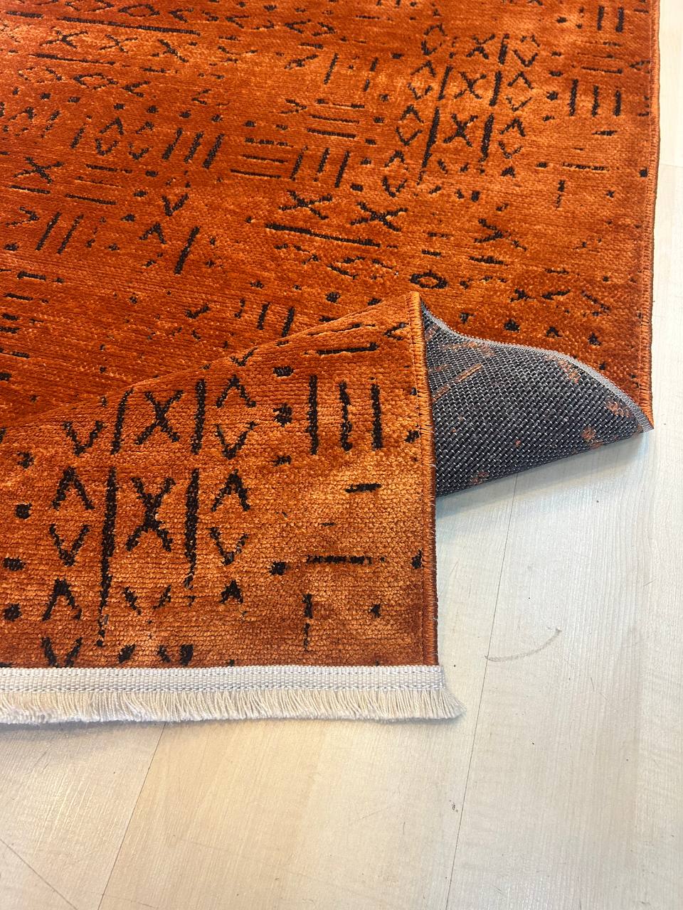 Şönil%20Kilim%20Kiremit%20Çivi%20Desenli%20Kaymaz%20Taban%20Vena%20Serisi