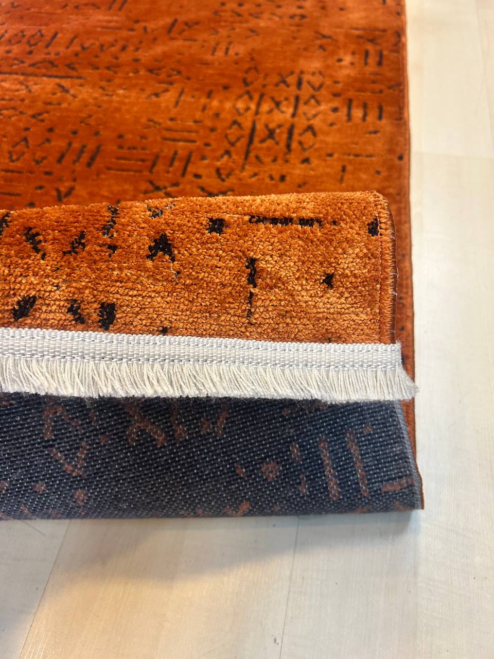 Şönil%20Kilim%20Kiremit%20Çivi%20Desenli%20Kaymaz%20Taban%20Vena%20Serisi