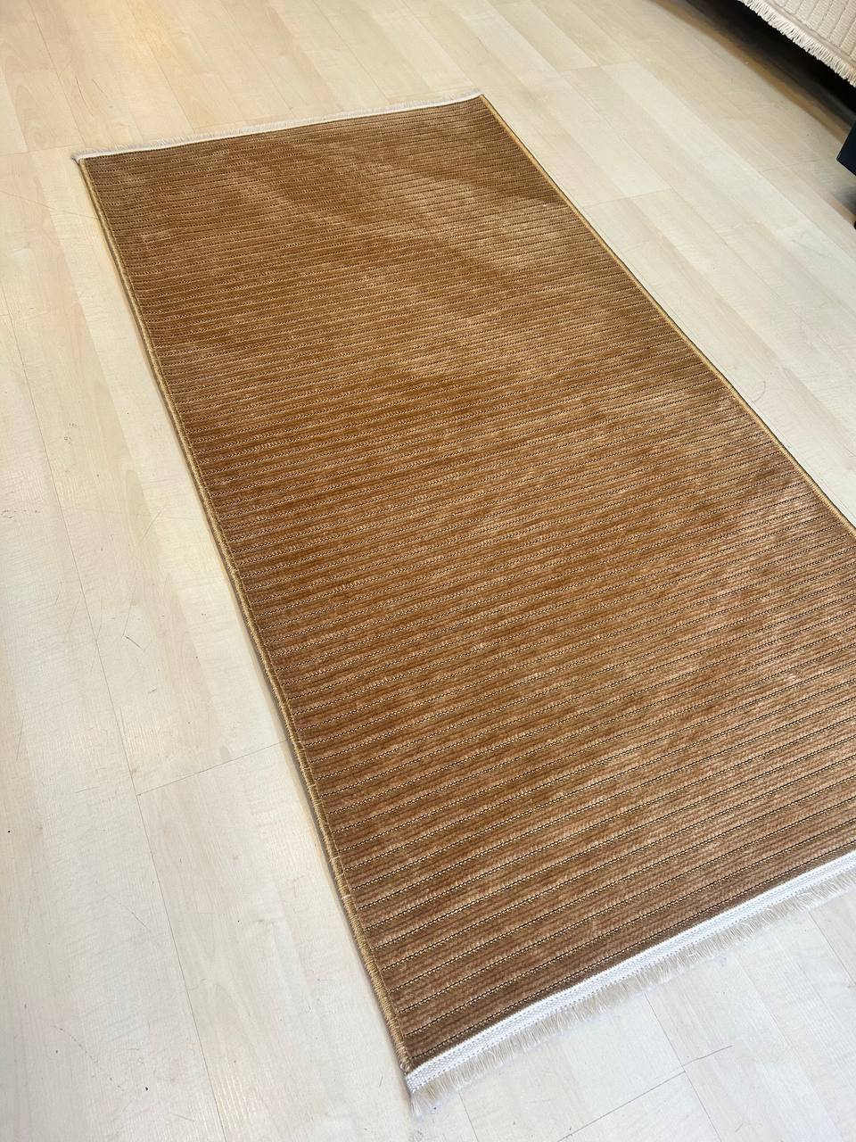 Şönil%20Kilim%20Gold%20Kaymaz%20Taban%20Liya%20Serisi