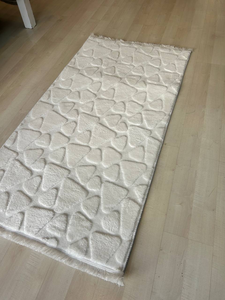  Beyaz Kaymaz Taban Puffy Halı