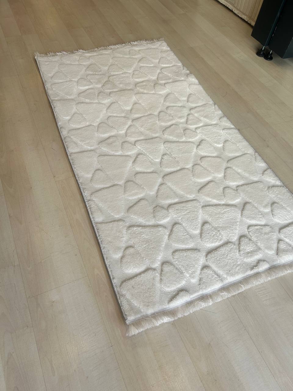  Beyaz Kaymaz Taban Puffy Halı