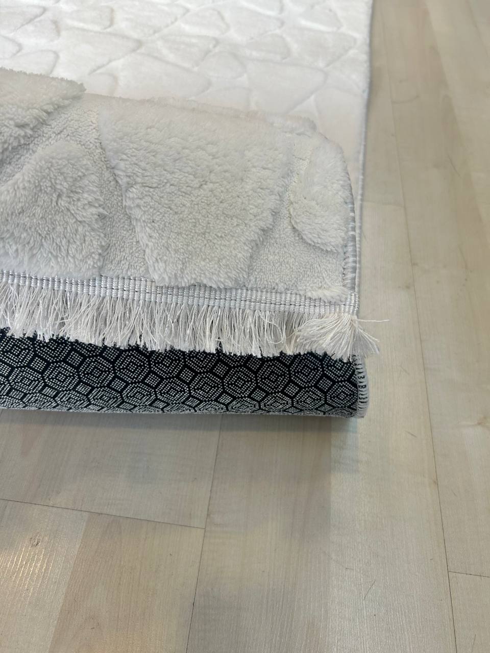  Beyaz Kaymaz Taban Puffy Halı