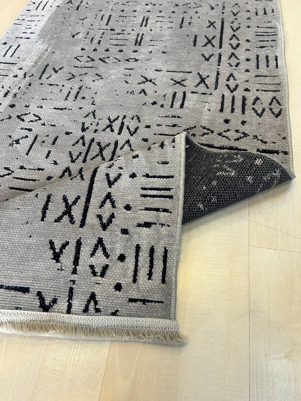 Şönil%20Kilim%20Gri%20Çivi%20Desenli%20Kaymaz%20Taban%20Vena%20Serisi