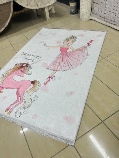 Pembe Kız Çoçuk Desenli Dijital Baskı Yıkanabilir Halı