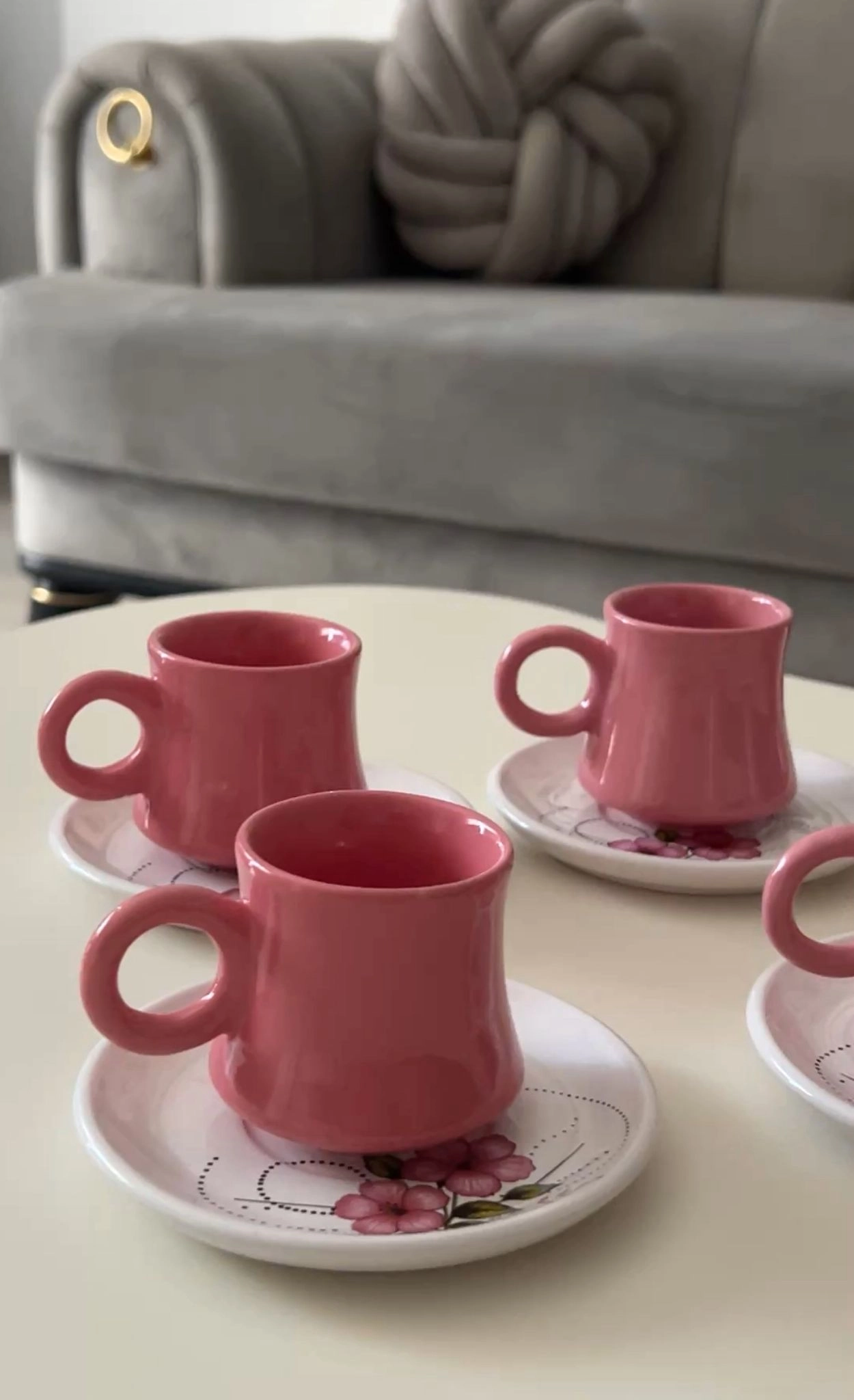 Pembe  Çiçek 6 Kişilik 12 Parça Fincan Takımı