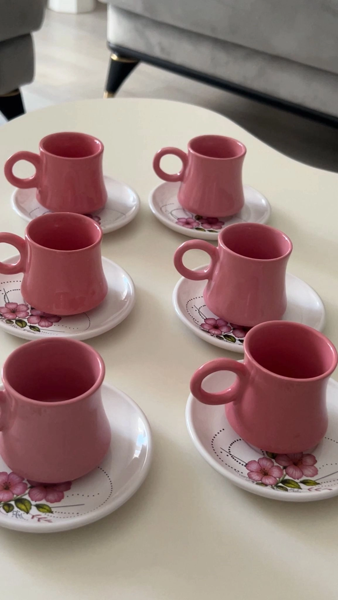 Pembe  Çiçek 6 Kişilik 12 Parça Fincan Takımı