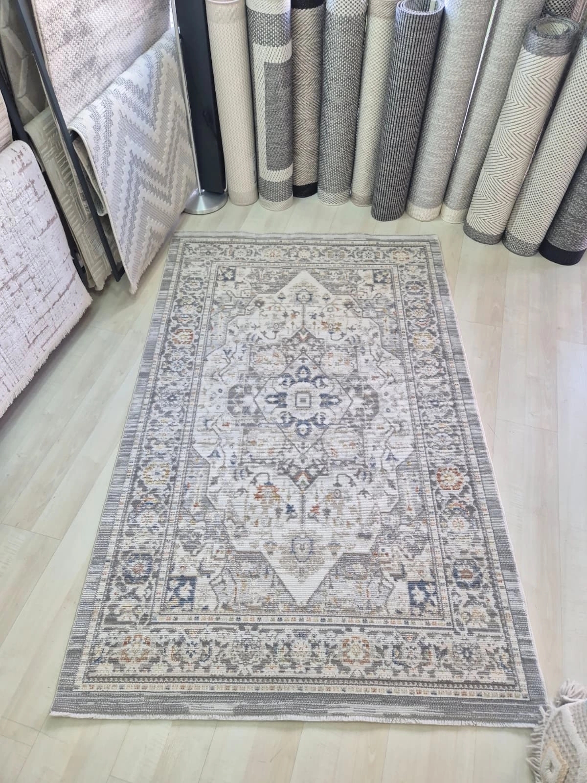 Bej Vintage Desenli Butik Serisi Halı