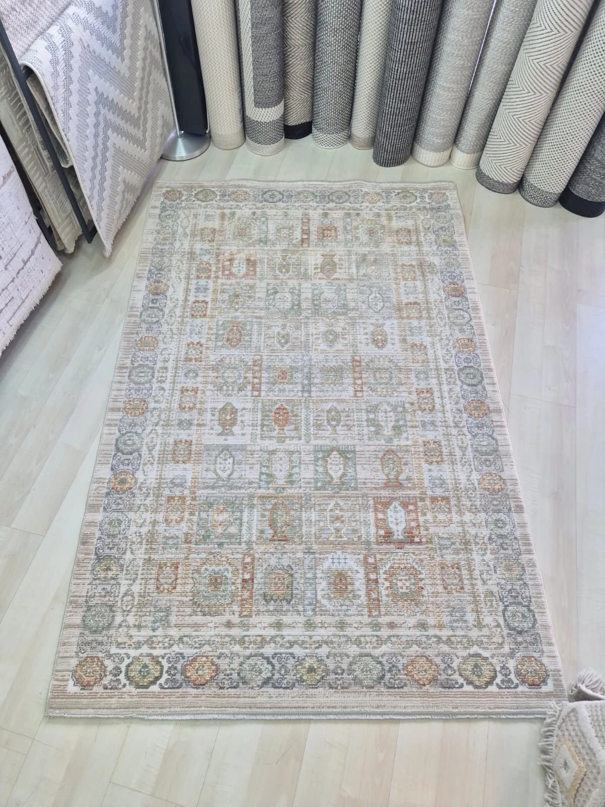 Multi Vintage Desenli Butik Serisi Halı