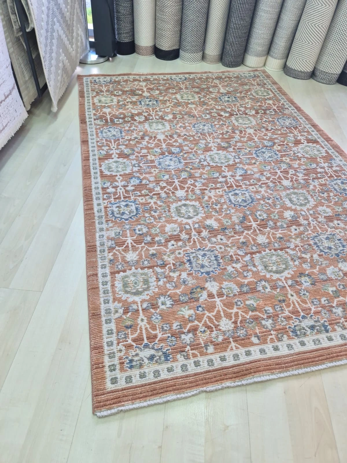 Bordo Vintage Desenli Butik Serisi Halı