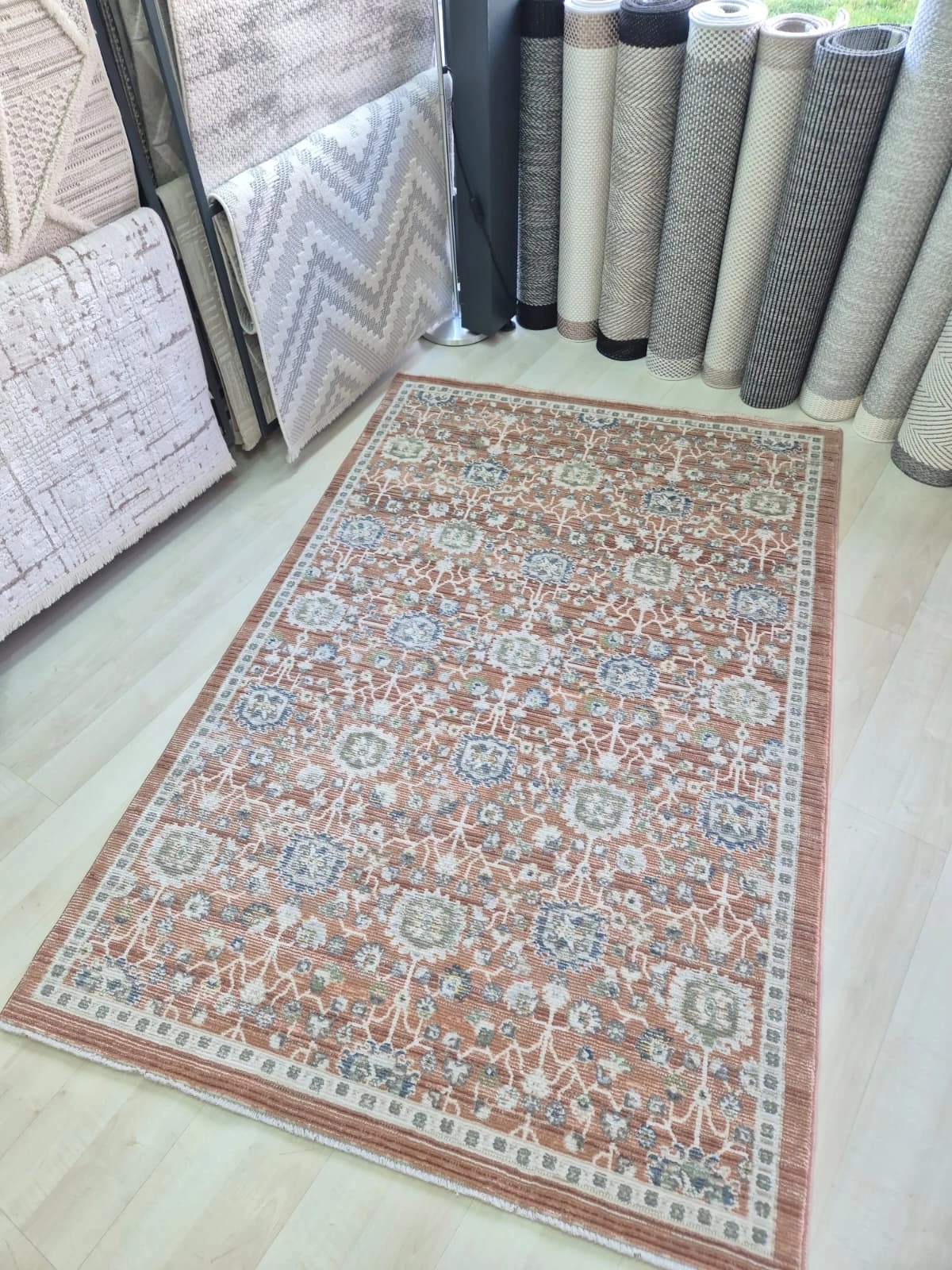 Bordo Vintage Desenli Butik Serisi Halı
