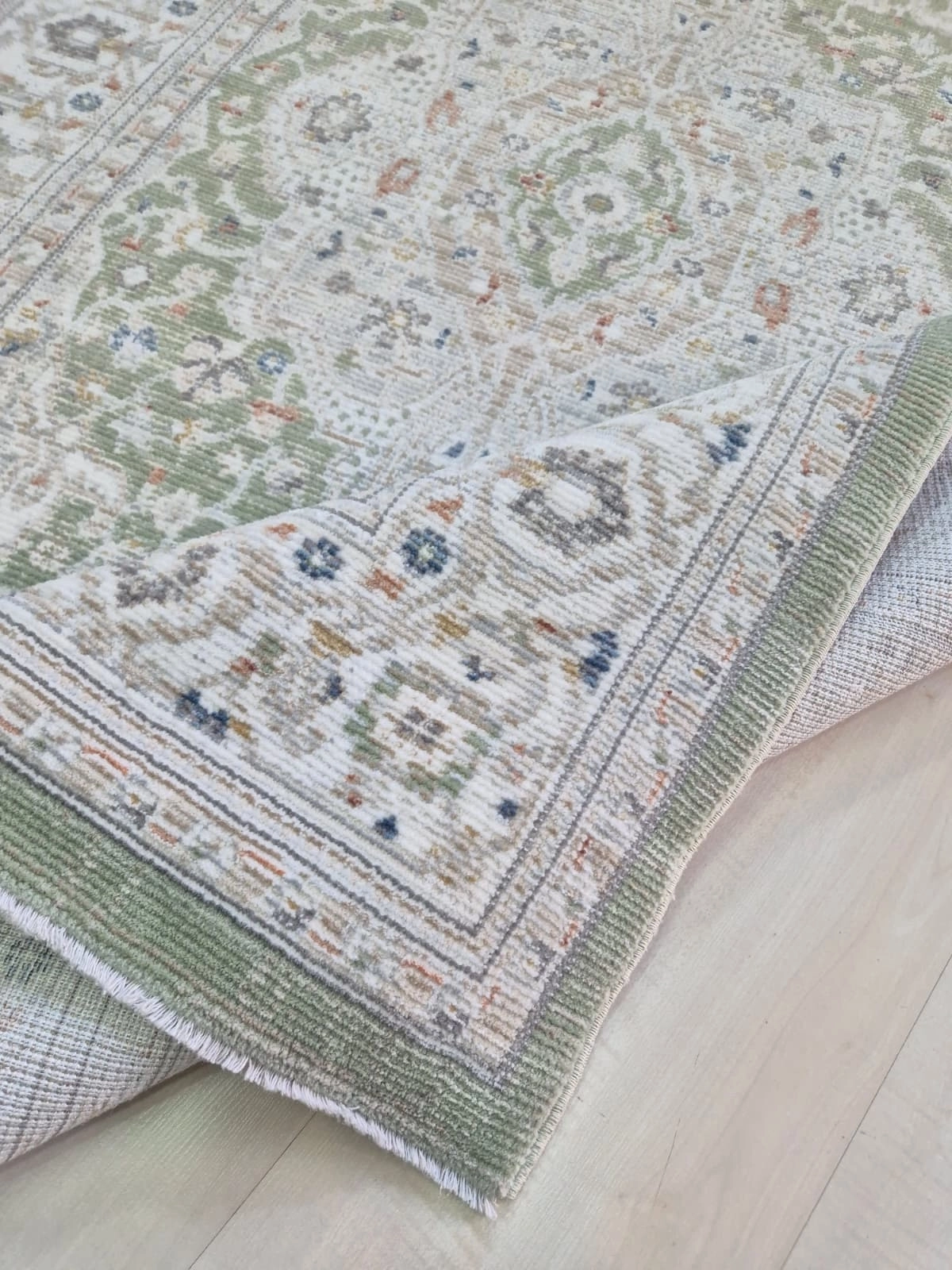 Yeşil Vintage Desenli Butik Serisi Halı