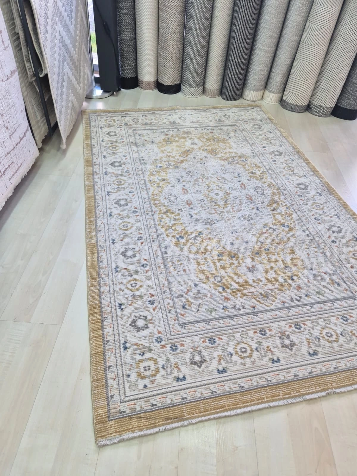 Sarı  Vintage Desenli Butik Serisi Halı
