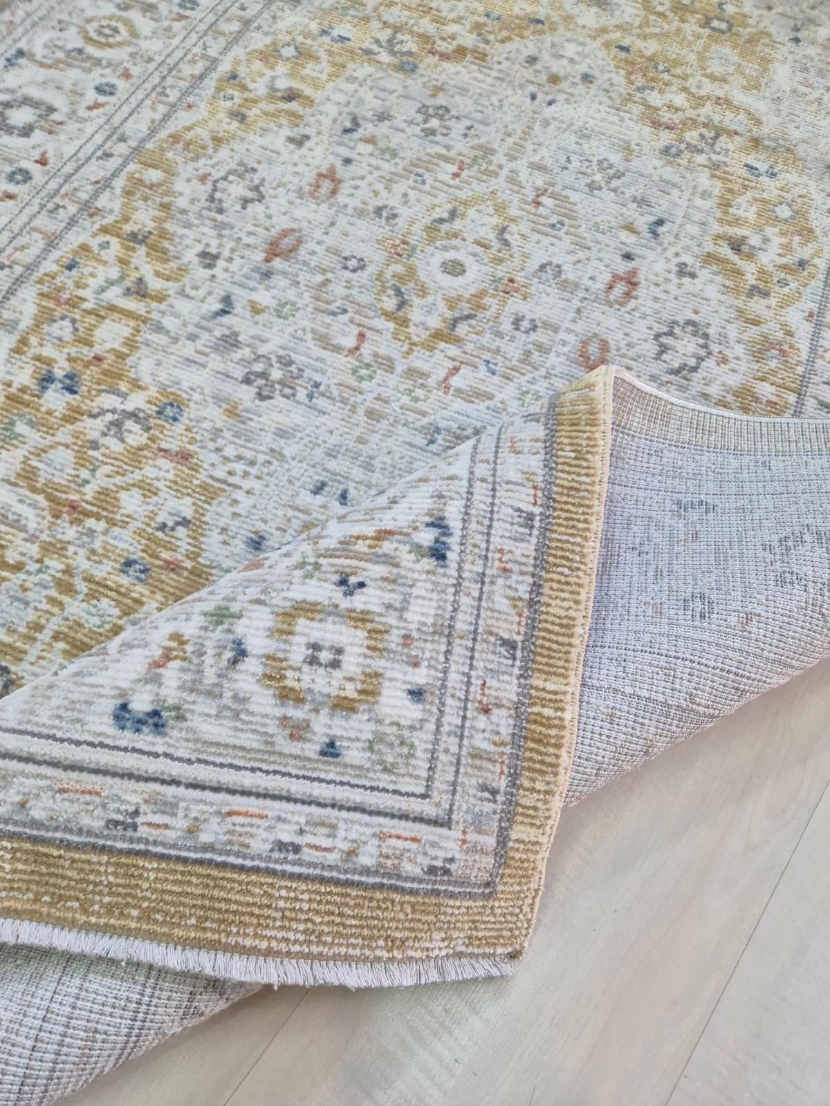 Sarı  Vintage Desenli Butik Serisi Halı