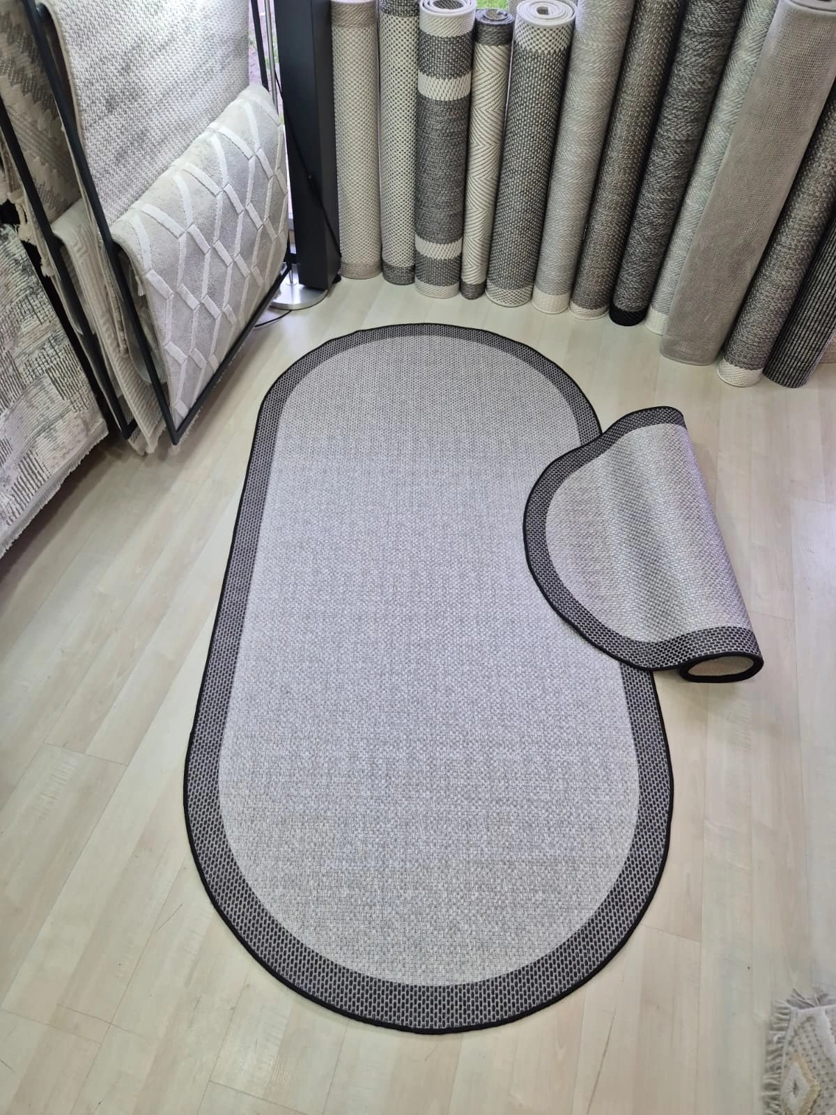 Siyah Çerceve Gri Desenli Natura Serisi Sisal Halı