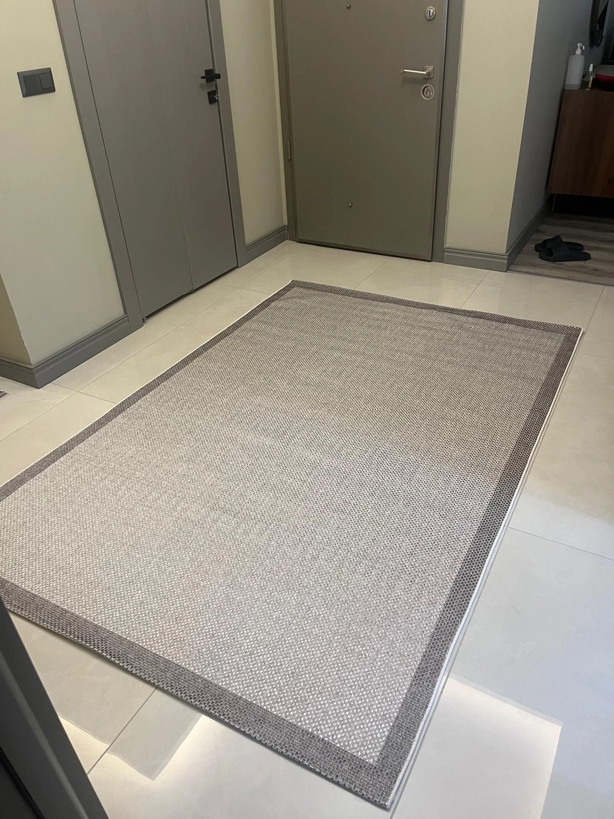 Siyah Çerceve Gri Desenli Natura Serisi Sisal Halı