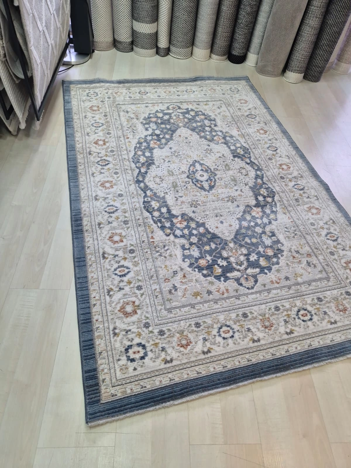 Mavi Vintage Desenli Butik Serisi Halı